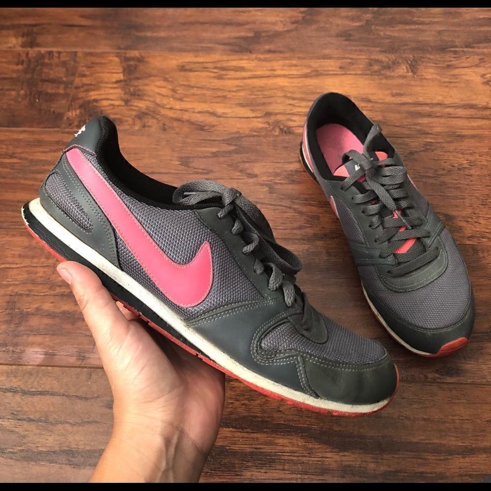 NIKE women’s athletic shoes sneakers size 10 eur 42 gray pink